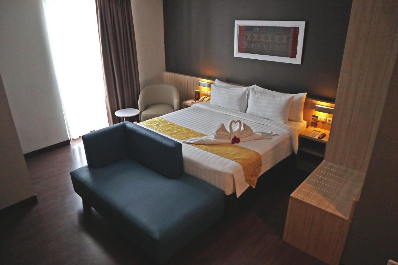 Anara Sky Kualanamu Hotel Medan Exterior foto
