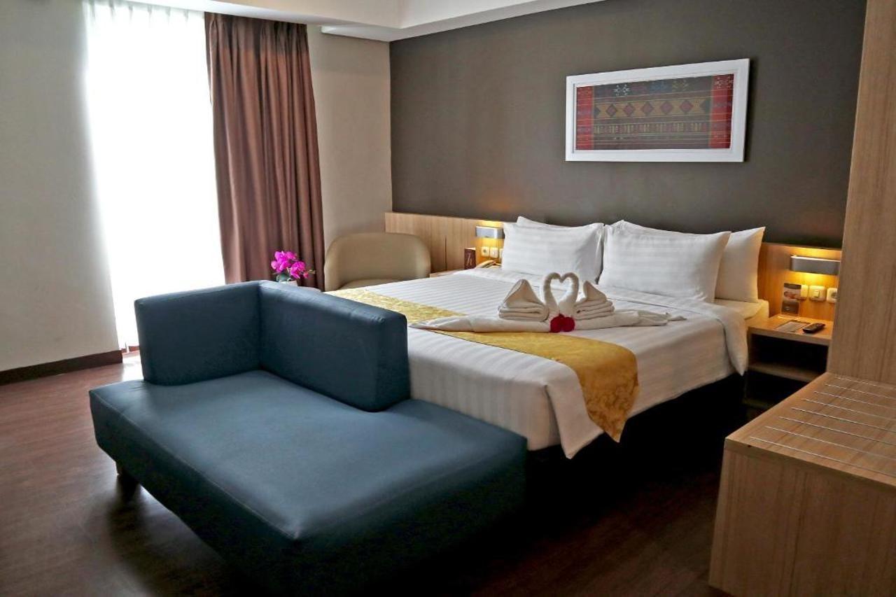 Anara Sky Kualanamu Hotel Medan Exterior foto