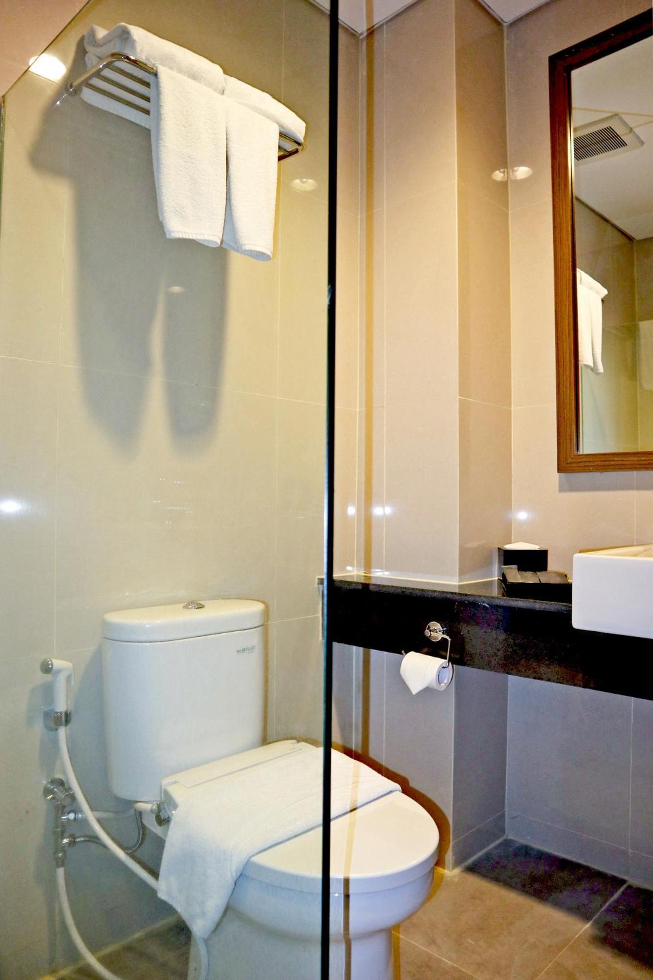 Anara Sky Kualanamu Hotel Medan Exterior foto