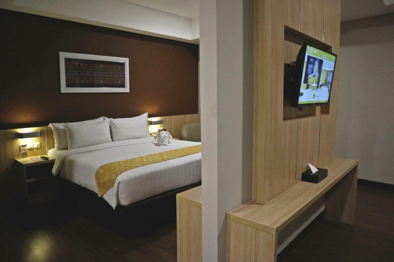 Anara Sky Kualanamu Hotel Medan Exterior foto